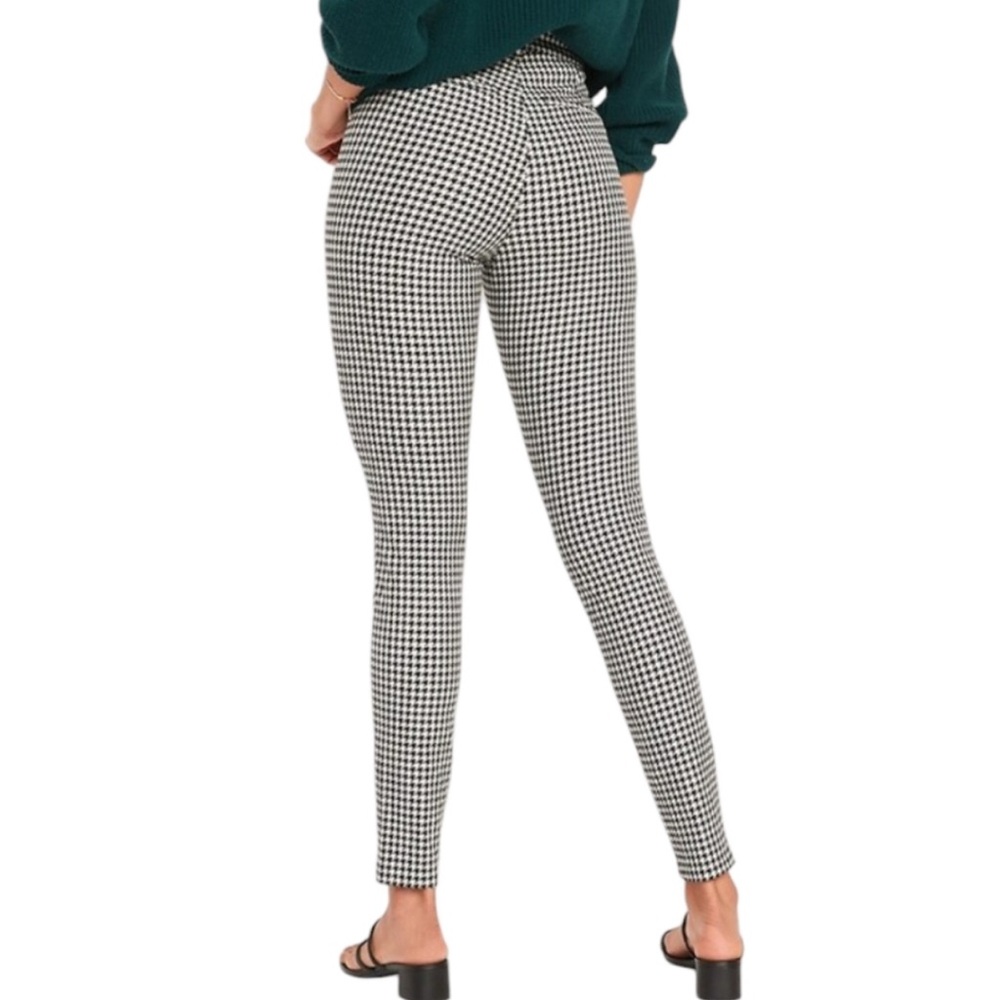 Woman’s Houndstooth 10.5" High-Waisted Ankle Pants in Size 14P